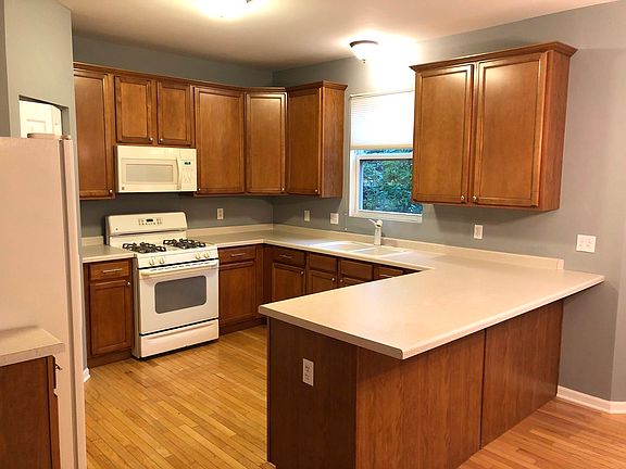 3rd image of 1318 Dorr Dr