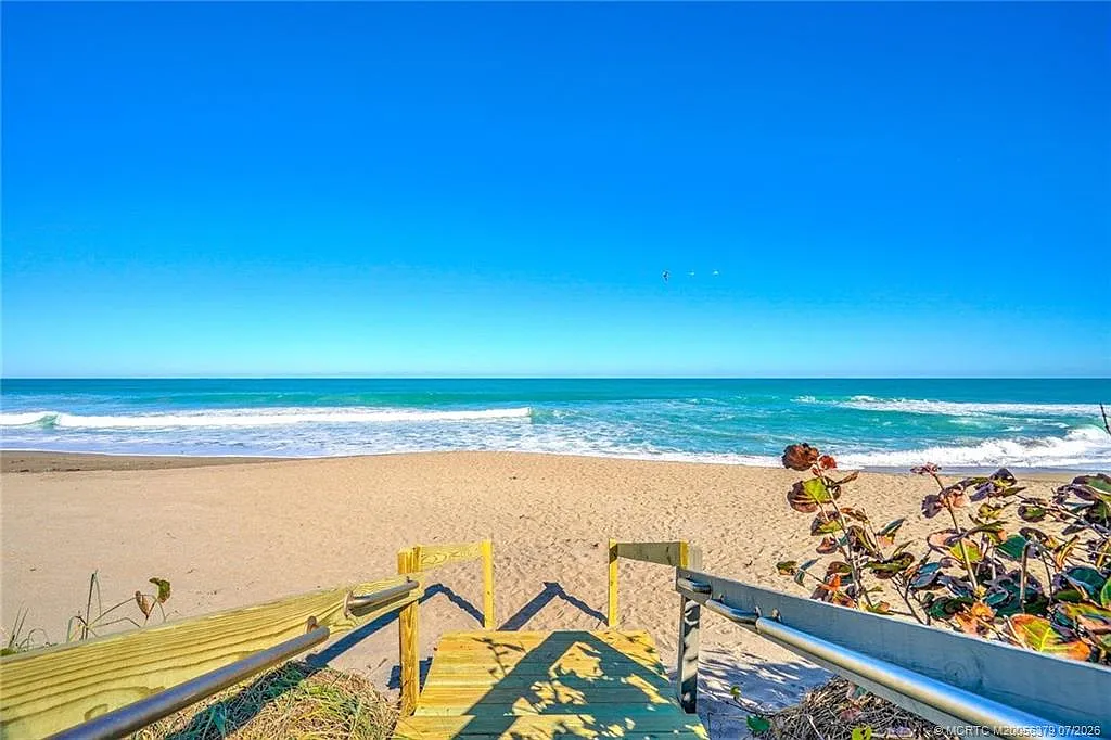 1 bed, 1.5 bath, 899 sqft, $5,000 — Photo 3