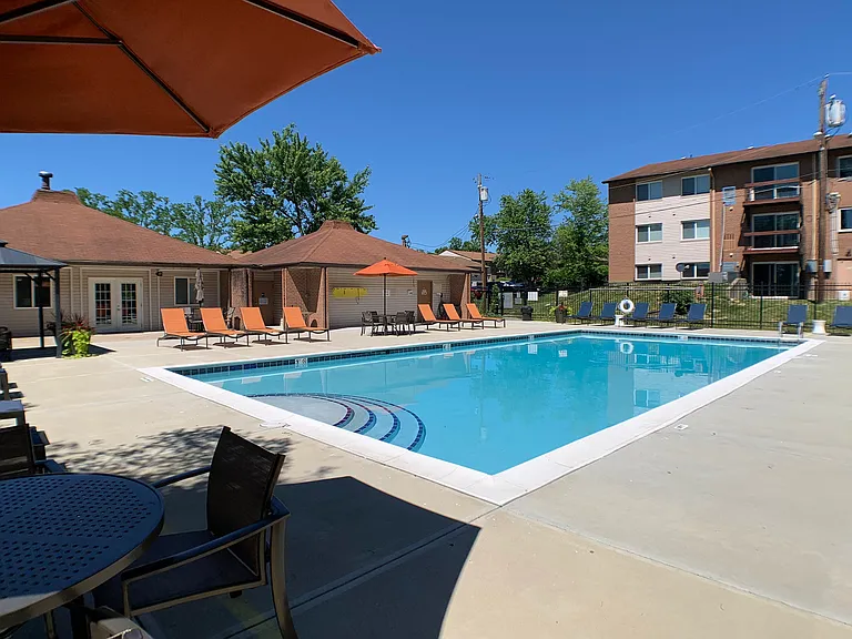 Fox Run Apartments — Photo 3