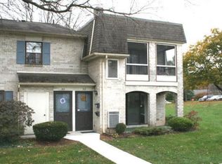 312 Valleybrook Dr, Lancaster, PA 17601