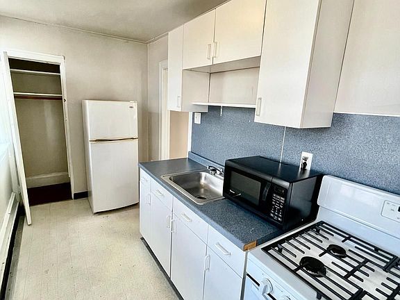 4th image of 504 W Coulter St APT 4