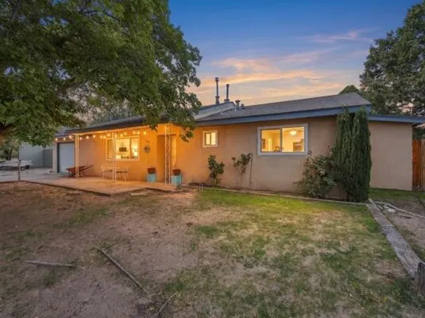 2417 Vista Grande Dr NW, Albuquerque, NM 87120