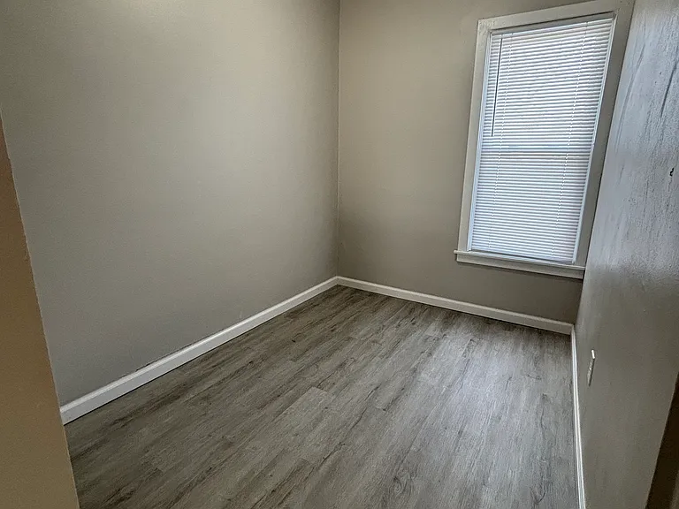 10573 Main St #4 — Photo 6