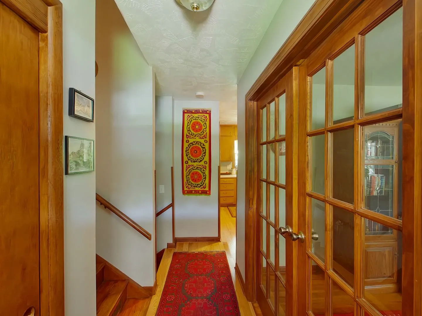 Fully Furnished 5BR Home with Garage & Large Yard — Photo 2