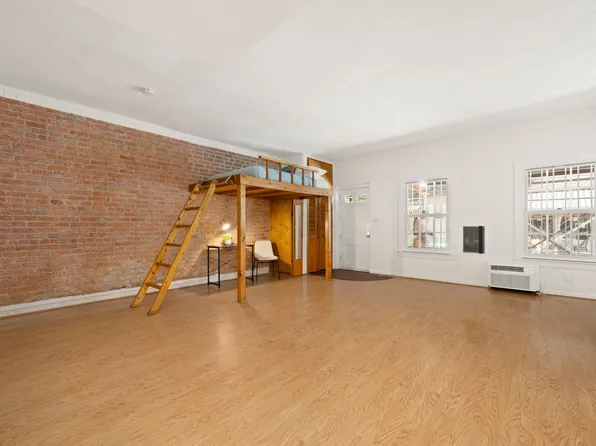 280 West 12th Street 1W image 3 of 10