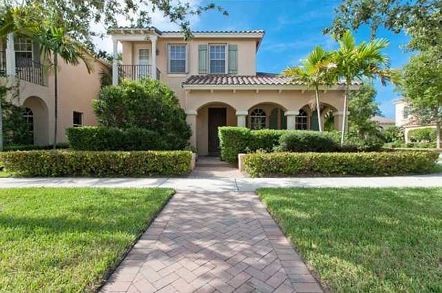 1st image of 125 Barcelona Dr