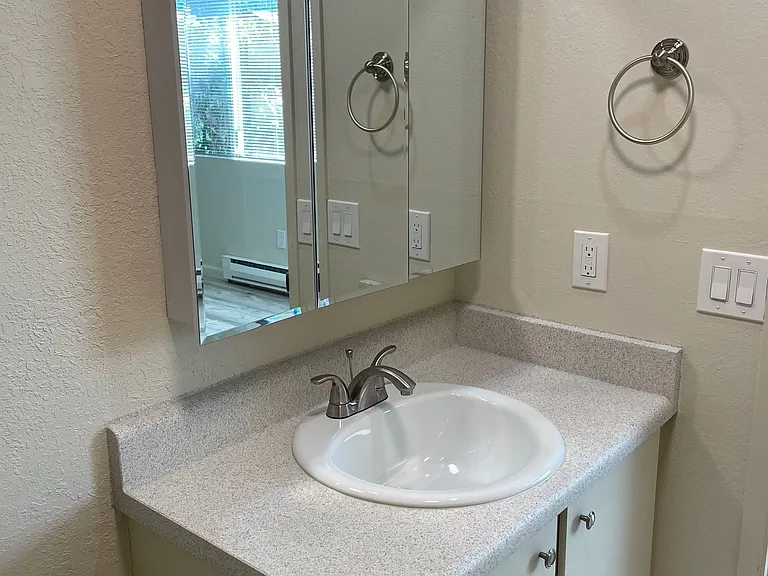 Sebastopol Gardens Apartments — Photo 5