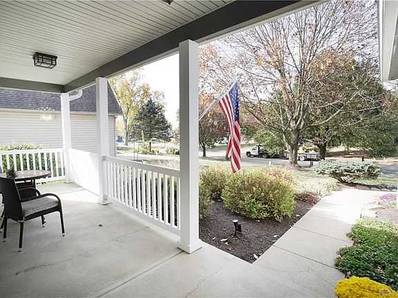 3rd image of 208 Norman Ln