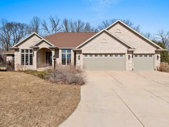1530 Waterford Ct, Green Bay, WI 54313