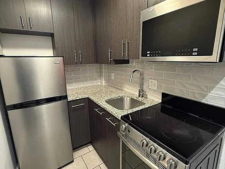 Heyse Apartments — Photo 19