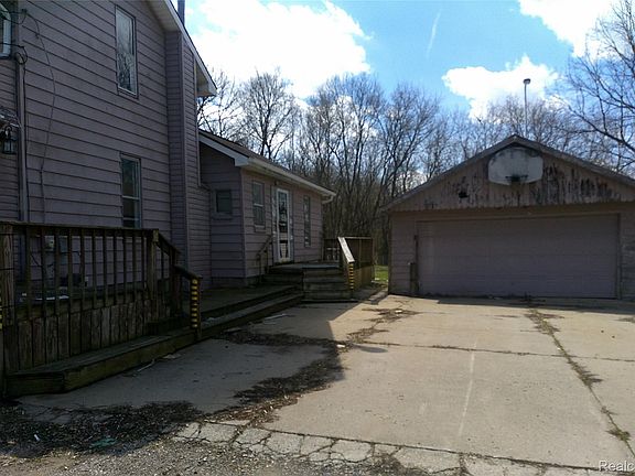 2nd image of 8405 N Vassar Rd