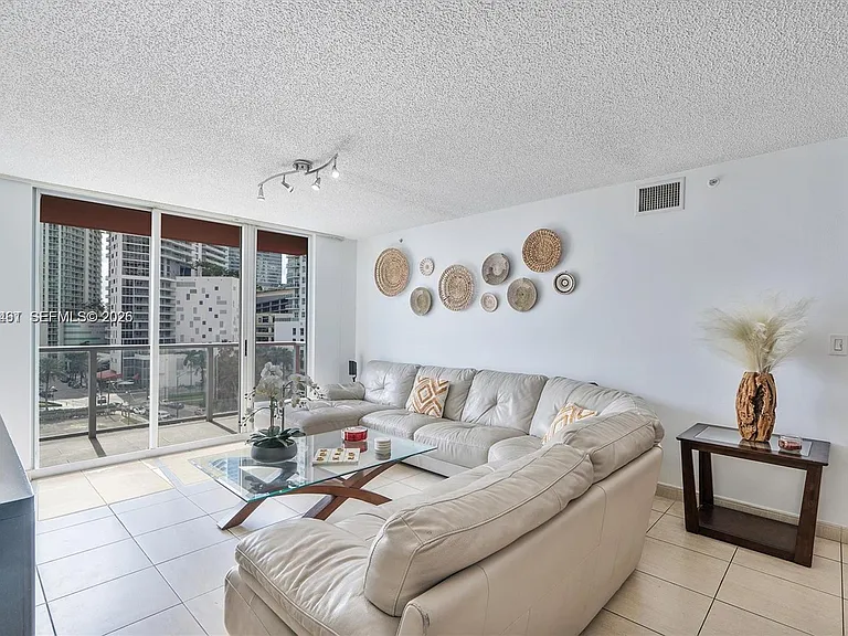 1155 Brickell Bay Dr #603 — Photo 2