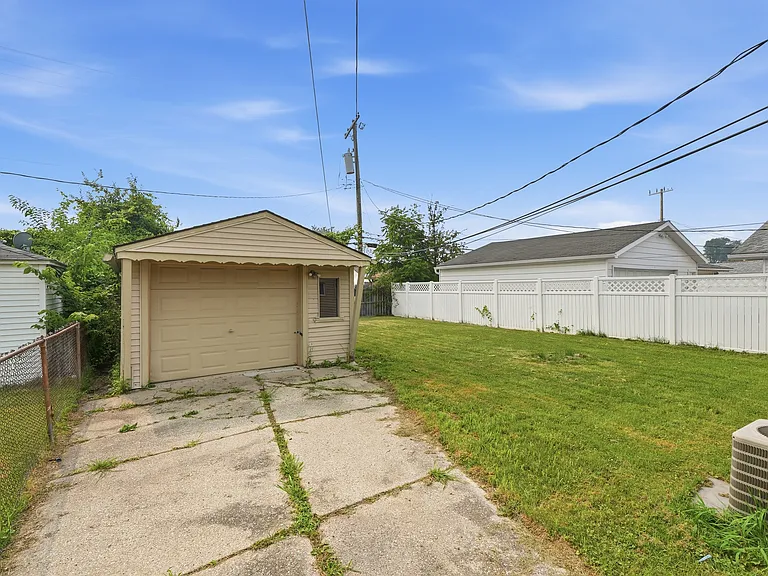 28311 Waverly St — Photo 18