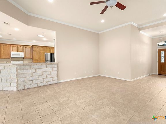 4th image of 809 Saint James