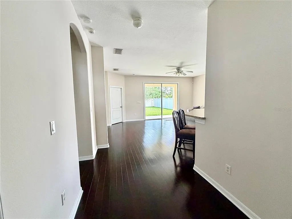2 bed, 2.0 bath, 1622 sqft, $2,500 — Photo 2