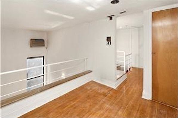 1st image of 454 Park Ave S