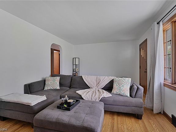 4th image of 4649 Waseka Ln