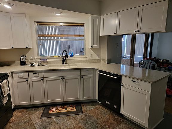 5th image of 745 Grand Plaza Dr