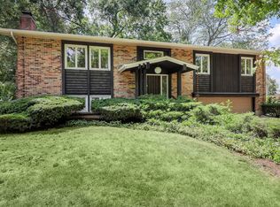 1013 South Rd, Lisle, IL 60532