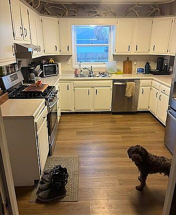 3rd image of 591 Walnut St