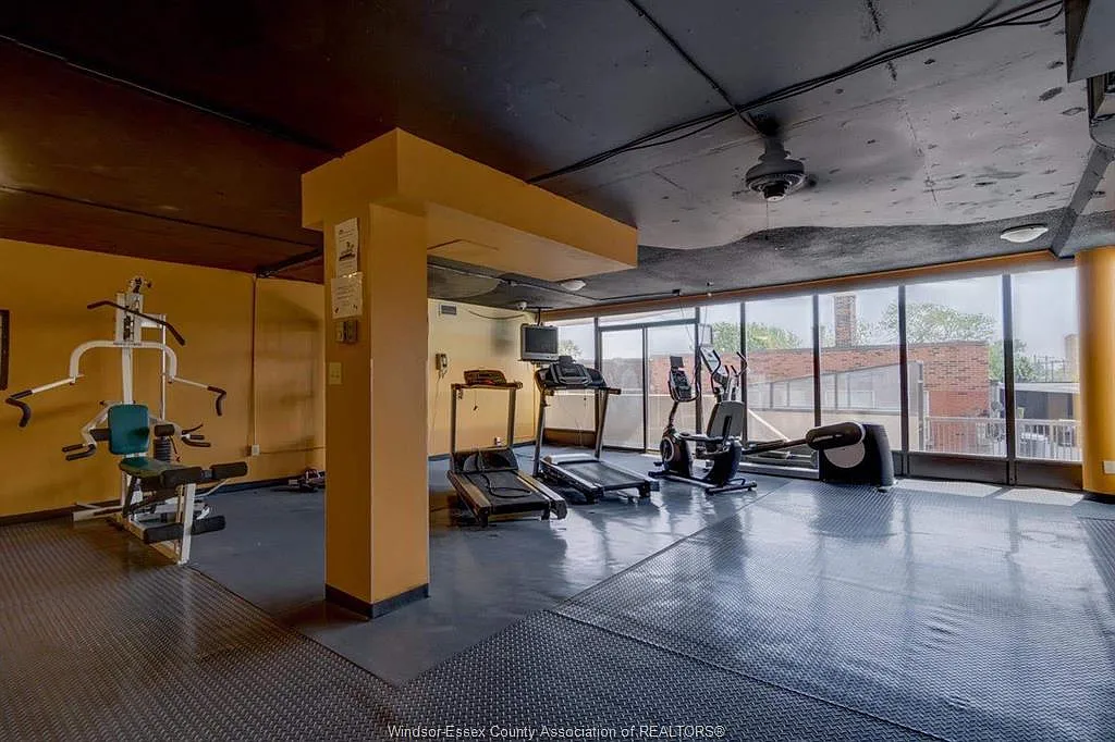 2 bed, 2.0 bath, $2,400 — Photo 2