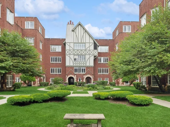 2448 W Estes Ave Unit 1, Chicago, IL 60645