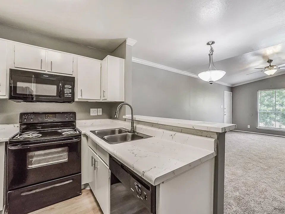 Spring Hill Village Apartments