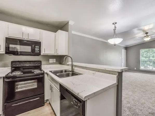Spring Hill Village Apartments