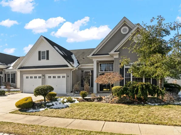 11 Julianne Ct, Freehold, NJ 07728