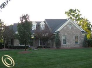 807 Bristol Ct, Canton, MI 48187