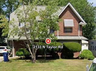 2133 N Taylor Rd, Cleveland Heights, OH 44112