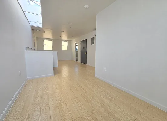 Rented by Kahana Real Estate LLC | media 9