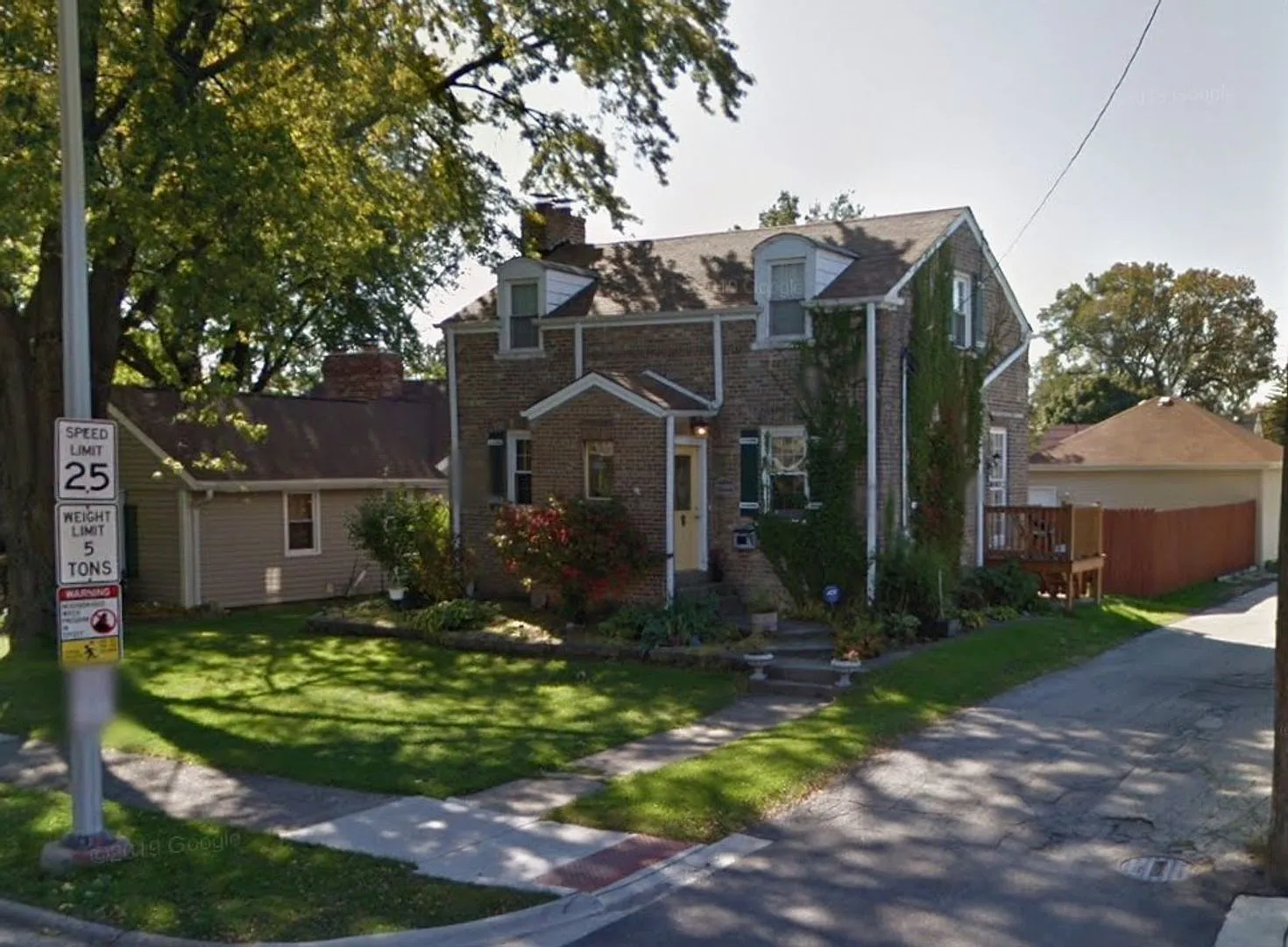 Oak Lawn Single Family Home for Rent! — Photo 1