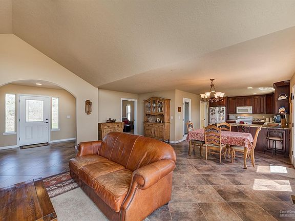 4th image of 2059 SE McKenzie Pl