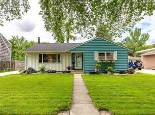 1715 6th St S, Fargo, ND 58103