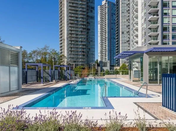 13696 100th Ave #1207, Surrey, BC V3T 0L5