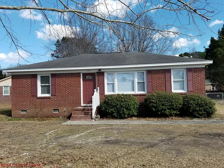 300 Mary Scott Dr — Photo 1