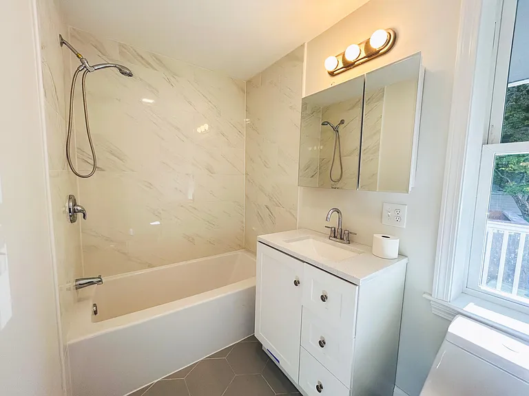 27 Waverly St #1 — Photo 7
