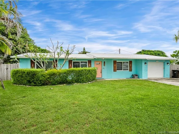 1126 SE Alamanda Ln, Stuart, FL 34996