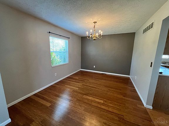 4th image of 6045 Glenngate Ct