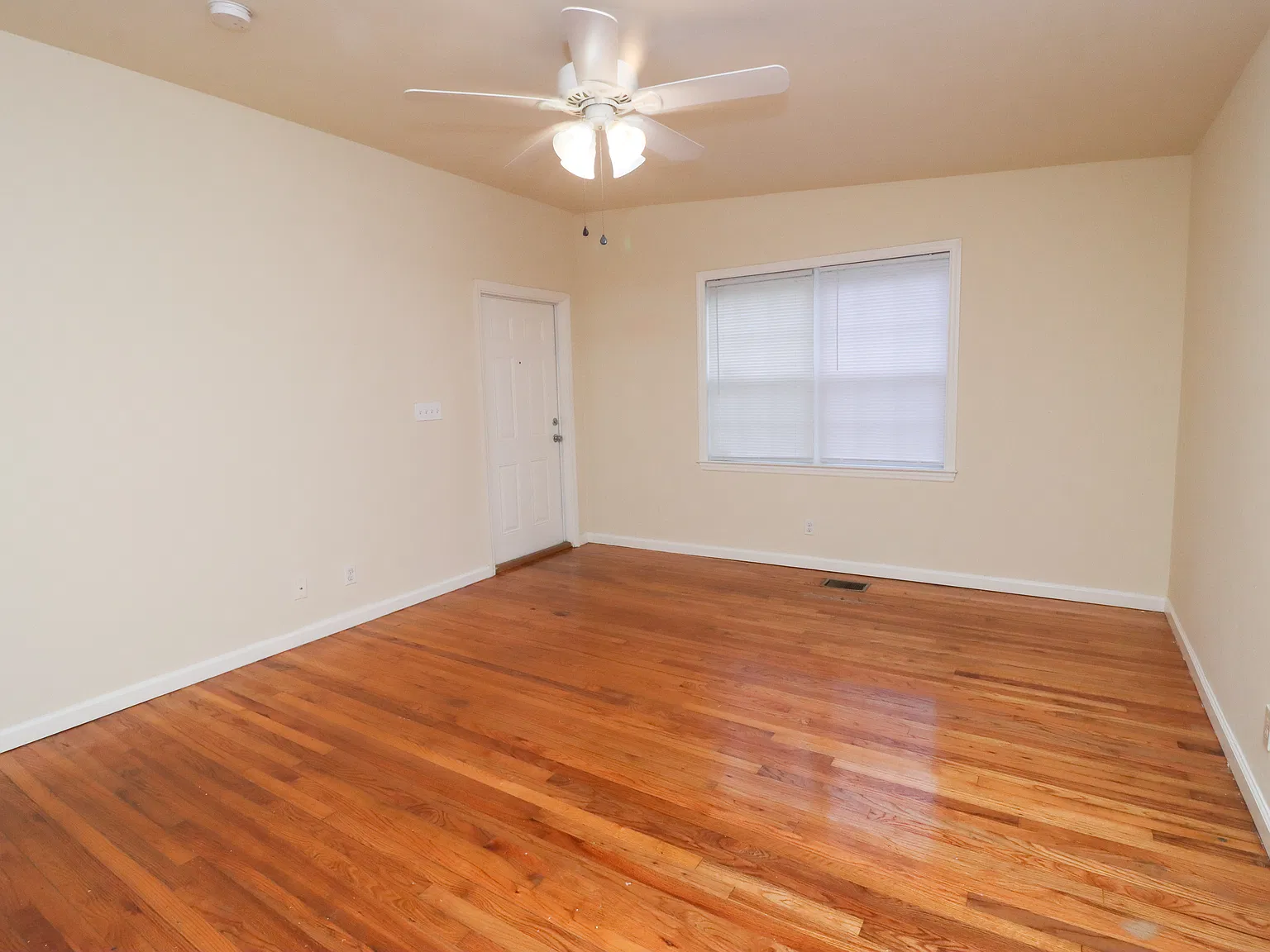 1602 Mayhew Street — Photo 4