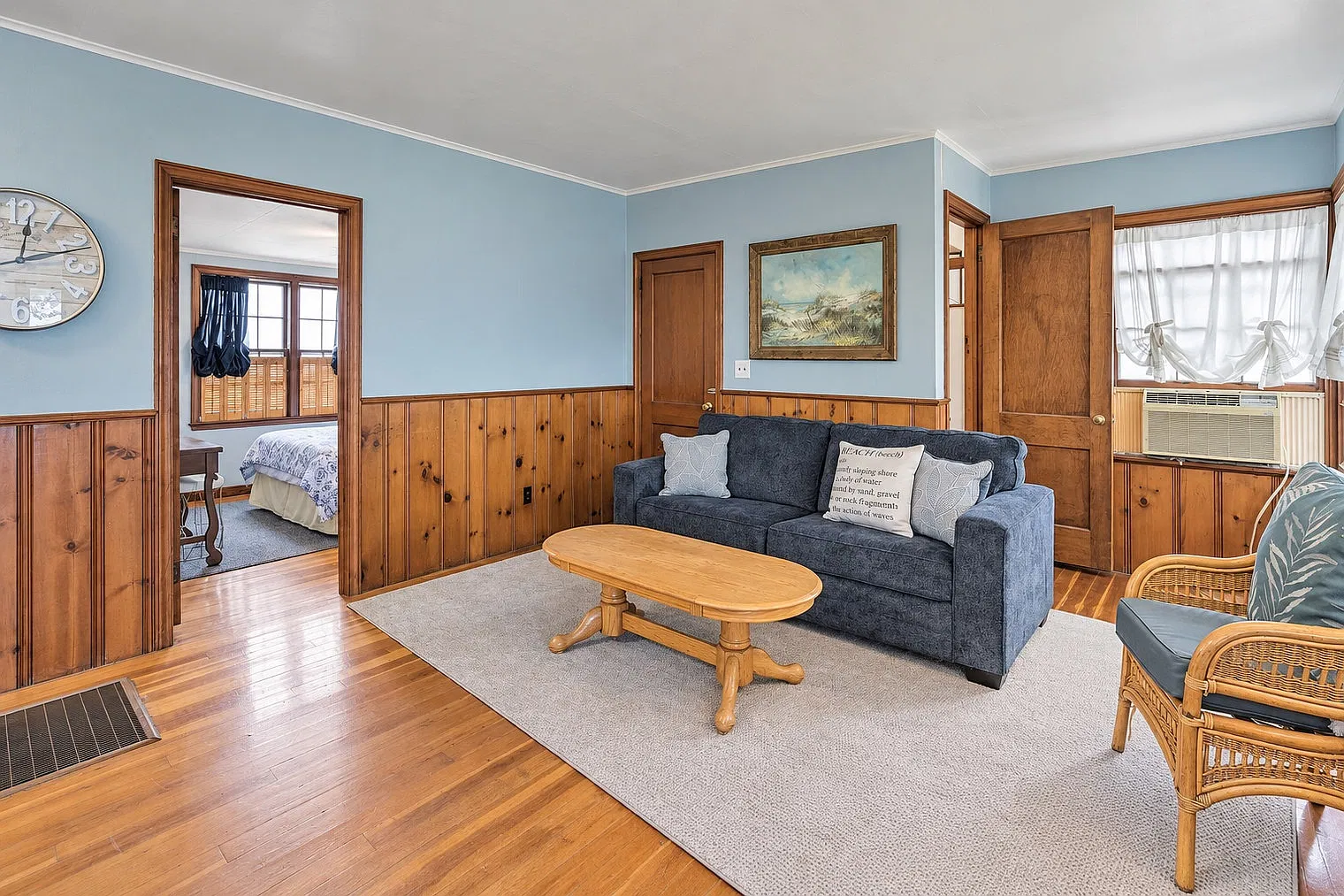 3 bed, 1.0 bath, 1496 sqft, $4,588 — Photo 1