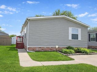 17115 Scarborough Dr #562, Macomb, MI 48044