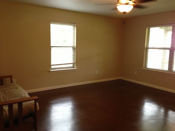 4th image of 2057 Bluebird Dr