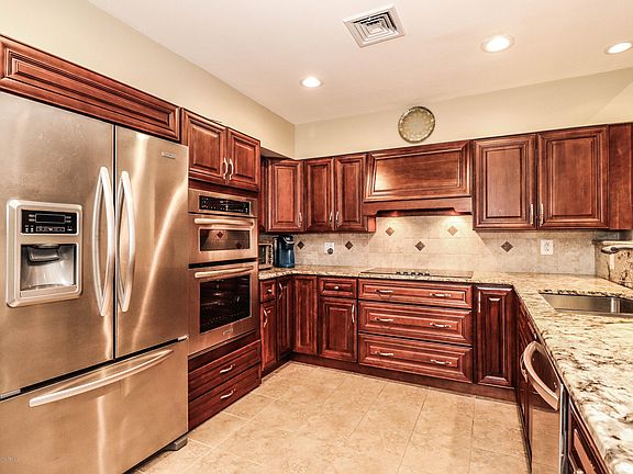 5th image of 21 Irongate Ln