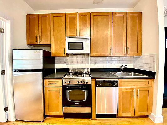 1st image of 230 E 80th St APT 6C