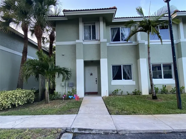 127 Hidden Court Road, Hollywood, FL 33023