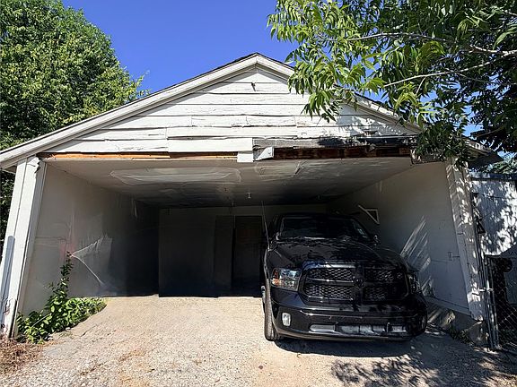 4th image of 317 Lansing St