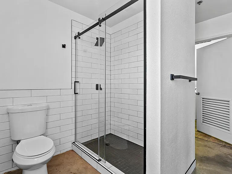 West Seventh - Walk In Shower