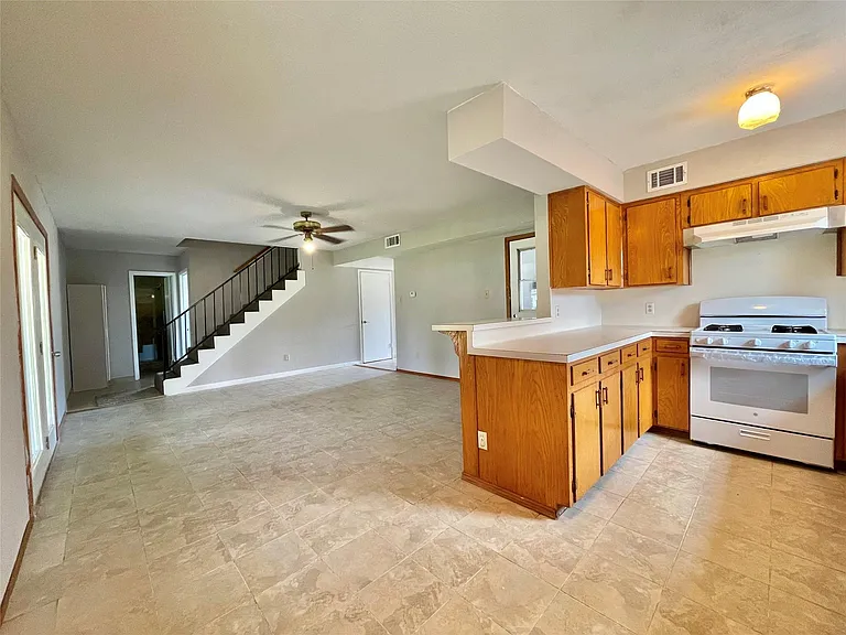 509 Dwyer St — Photo 10